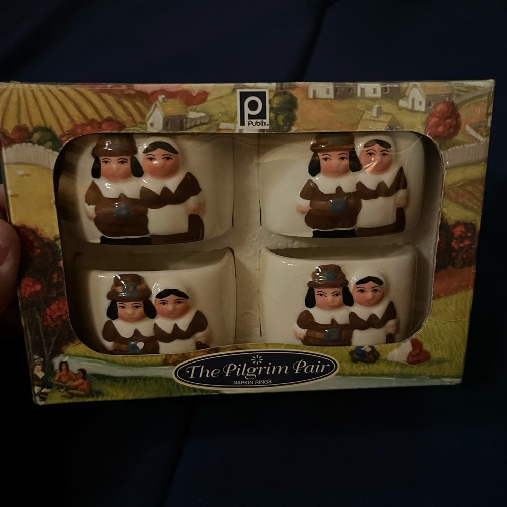 4 Vintage Publix The Pilgrim Pair Porcelain Napkin Rings New In Box